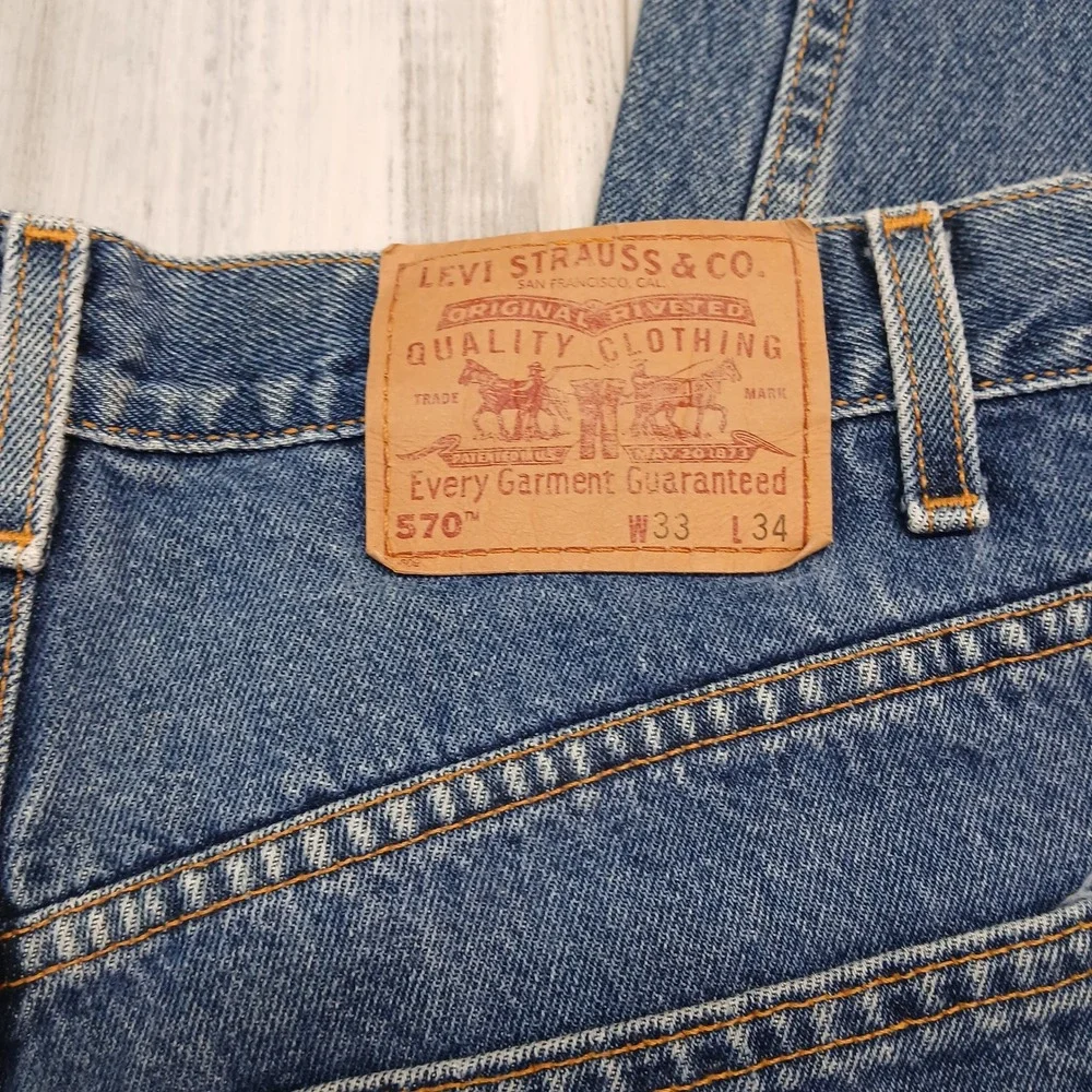 Vintage Levis 570 Baggy Fit Jeans Mens 33x34 Blue Denim High Rise 90s 570-4886
